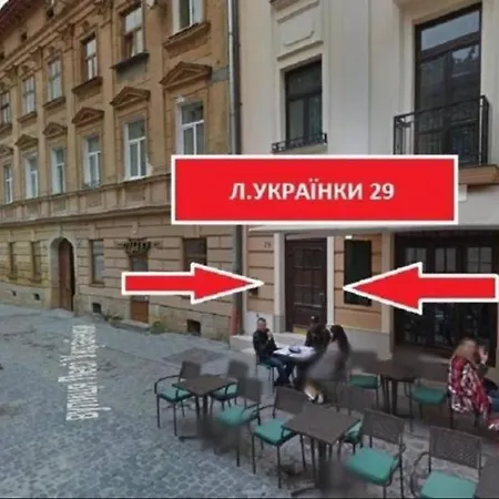 On Rynok Square 3*