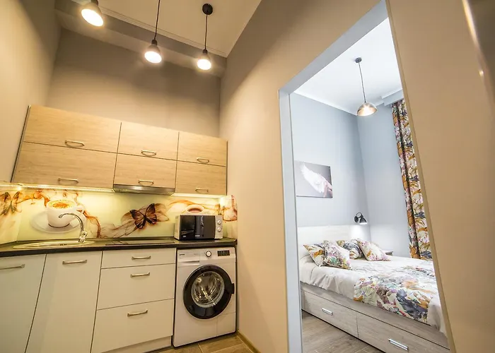 On Rynok Square 3* リヴィウ