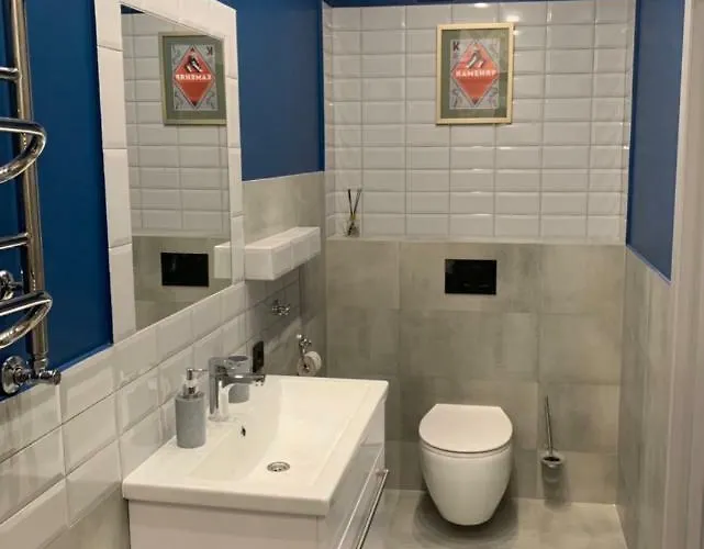 מלון On Rynok Square 3*